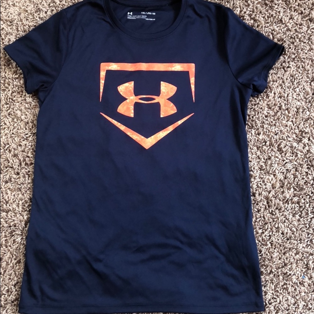Girls Under Armour shirt